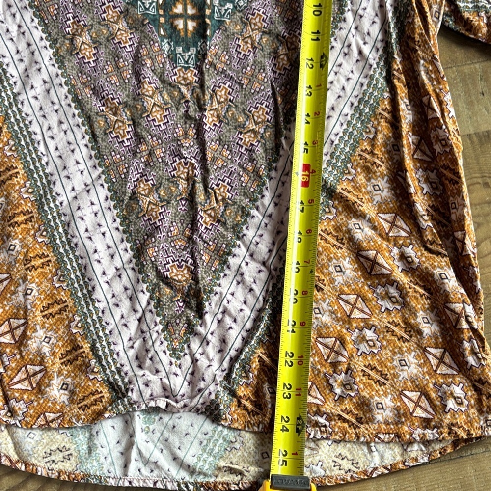 Bohemian V-Neck Patterned Top 🤩 - Picture 10 of 10